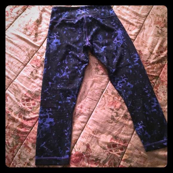 lululemon athletica Pants - Lululemon dark purple printed crop size 6